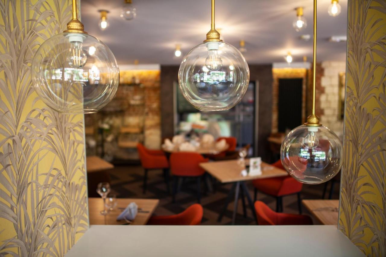 Logis Hotel & Restaurant - Les Hauts De Montreuil مورويْ سور مير المظهر الخارجي الصورة