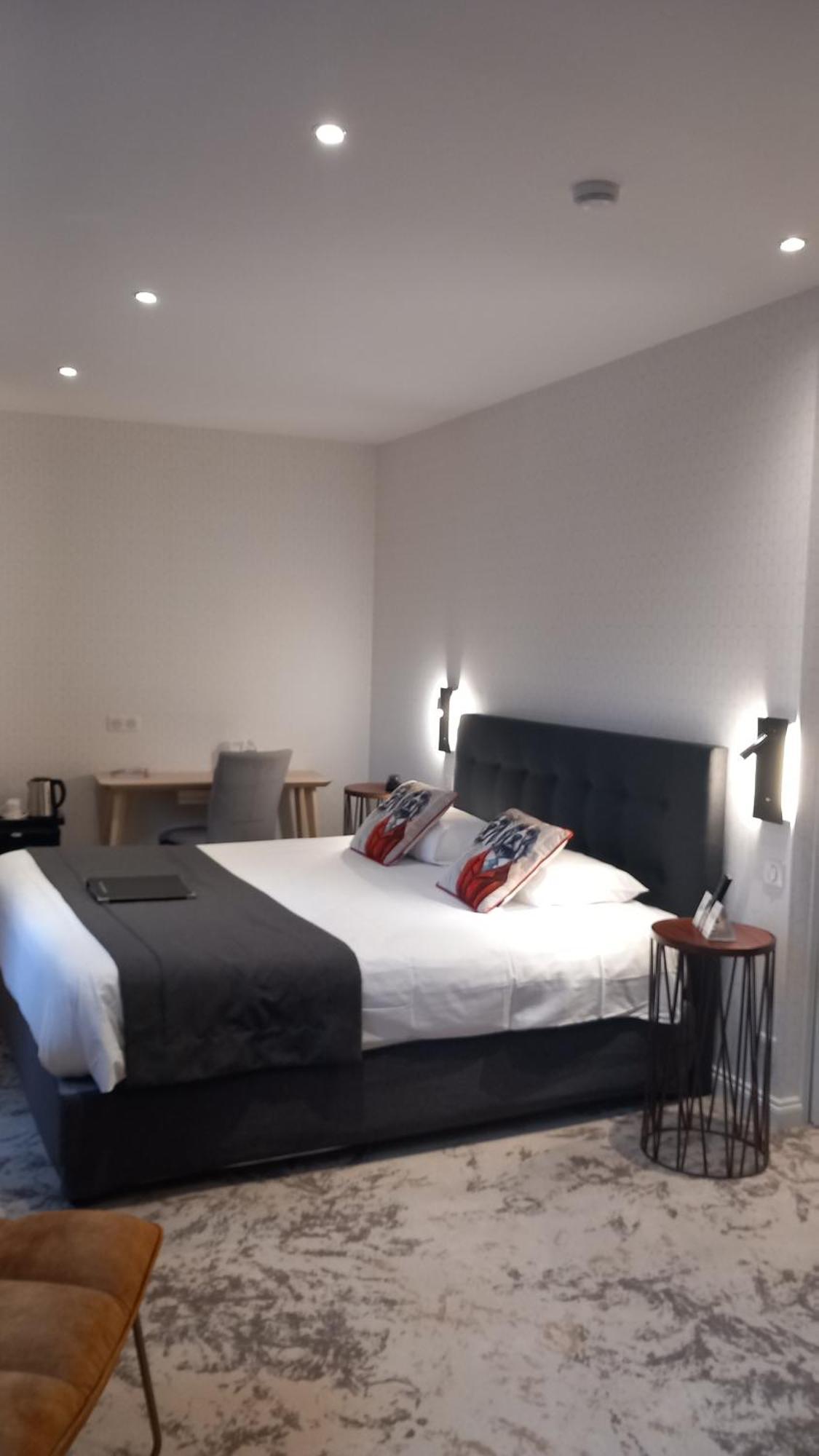 Logis Hotel & Restaurant - Les Hauts De Montreuil مورويْ سور مير المظهر الخارجي الصورة