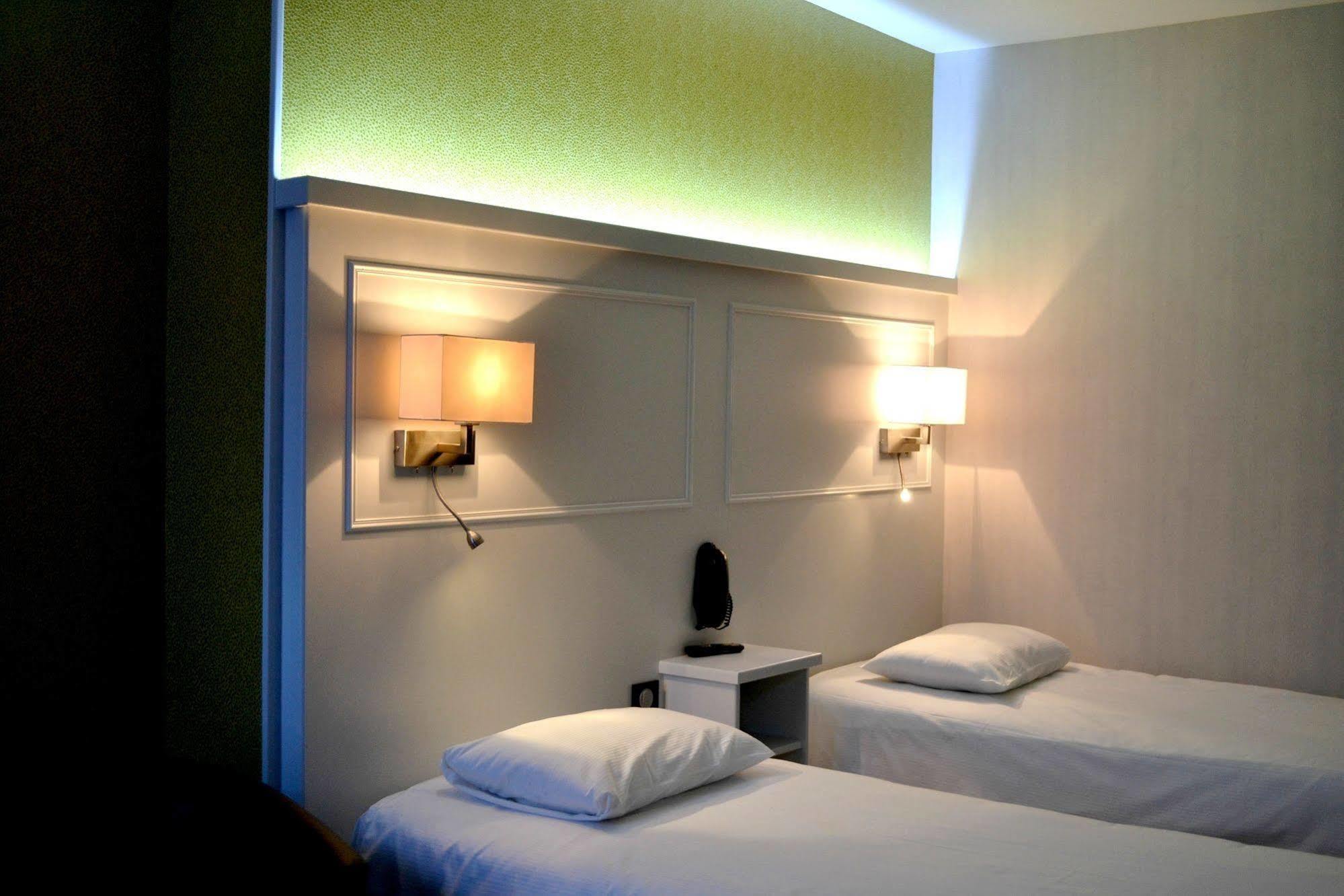 Logis Hotel & Restaurant - Les Hauts De Montreuil مورويْ سور مير المظهر الخارجي الصورة
