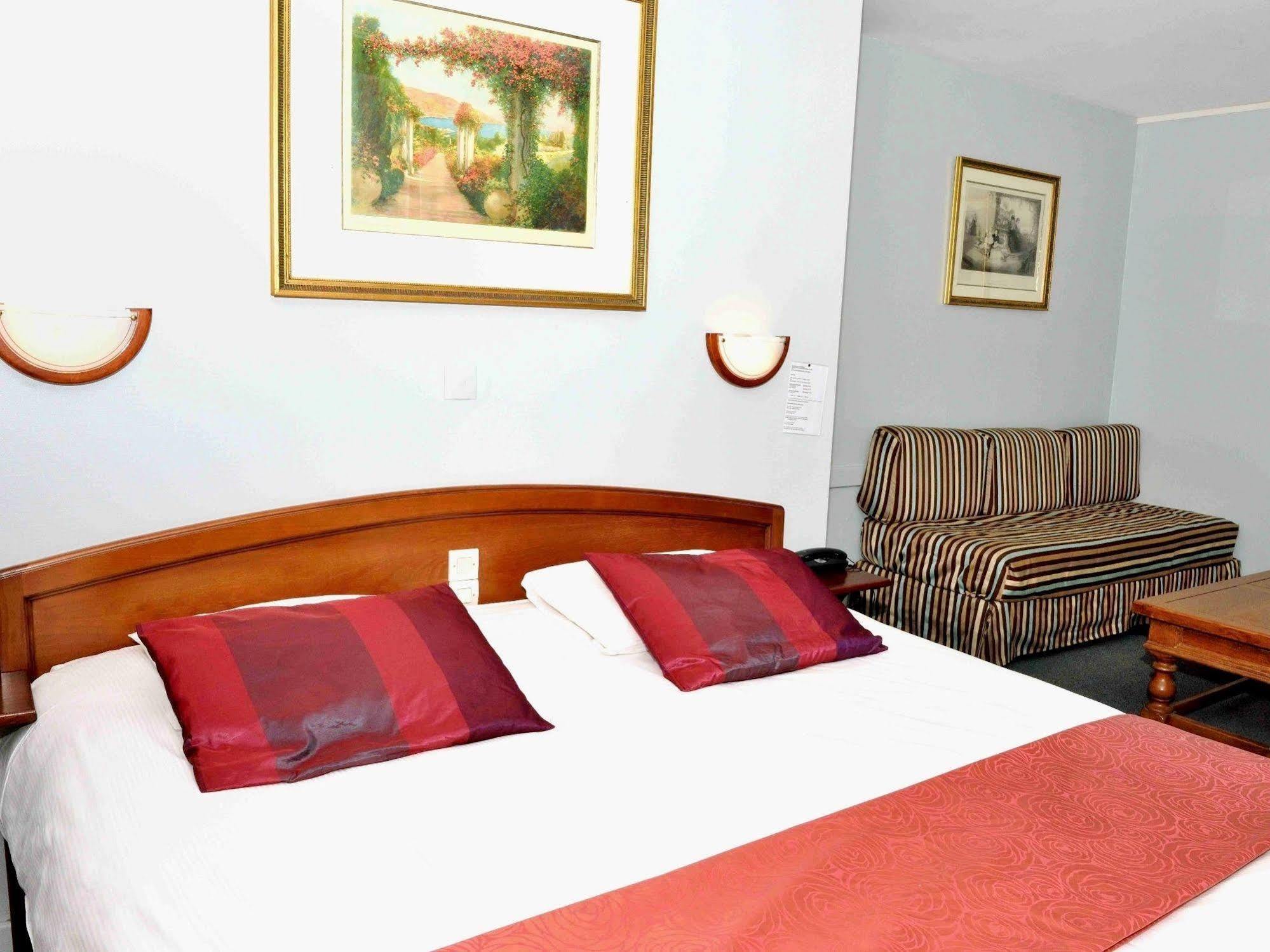 Logis Hotel & Restaurant - Les Hauts De Montreuil مورويْ سور مير المظهر الخارجي الصورة